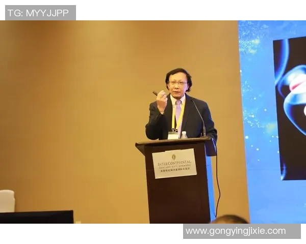 卡塔尔王子热情接见国际足球明星共话足球未来与合作发展